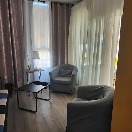 Fantastic 1-bedroom With Sea View