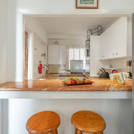 Fantastic 1-bedroom With Sea View