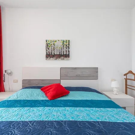 Fantastic 1-bedroom With Sea View
