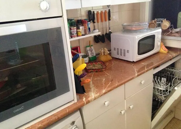 Fantastic 1-bedroom With Sea View Daire